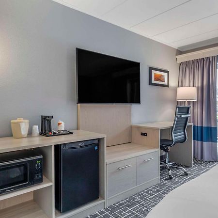 Comfort Inn Hyannis - Cape Cod Kültér fotó